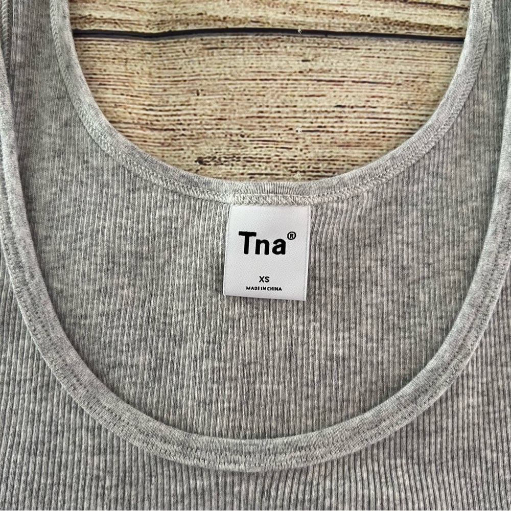 TNA Cropped Ribbed Tank - Picture 2 of 5